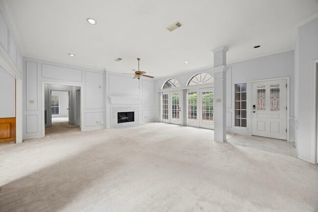 4215 Valley Glade Dr