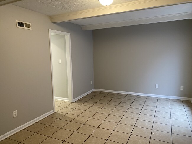 Photo - 2000 N Royal St