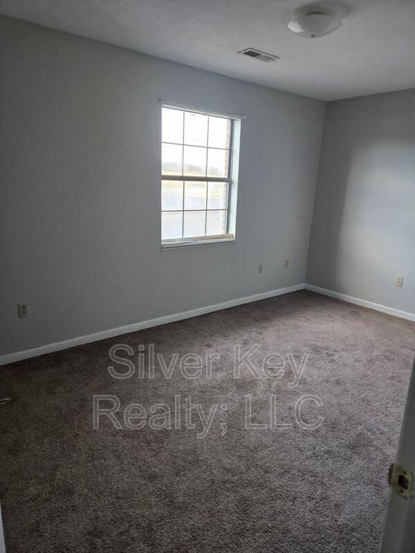 Photo - 823 Englewood Rd