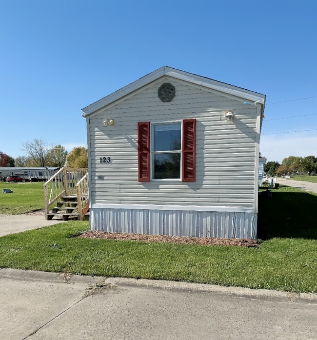 Photo - 2552 Smith Ave