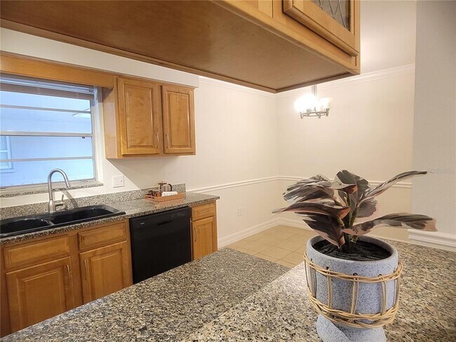 Photo - 3360 S Osprey Ave Unidad 201B
