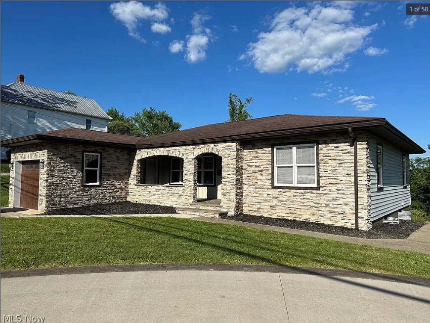 Photo - 418 S Main St