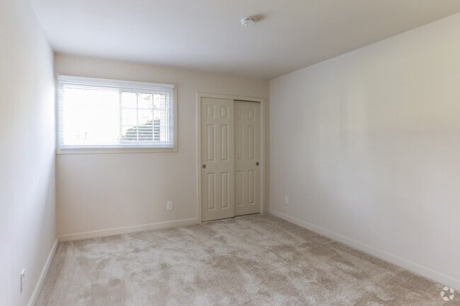 3BR , 1,5BA - 1,125 SF
