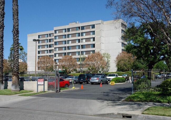 Building Photo - 14650 Sherman Way Rental