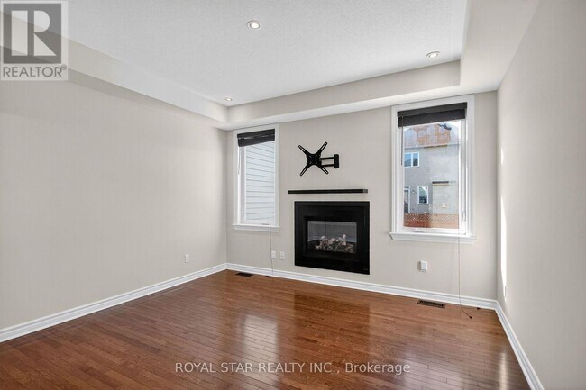 Photo - 272 Broxburn Crescent