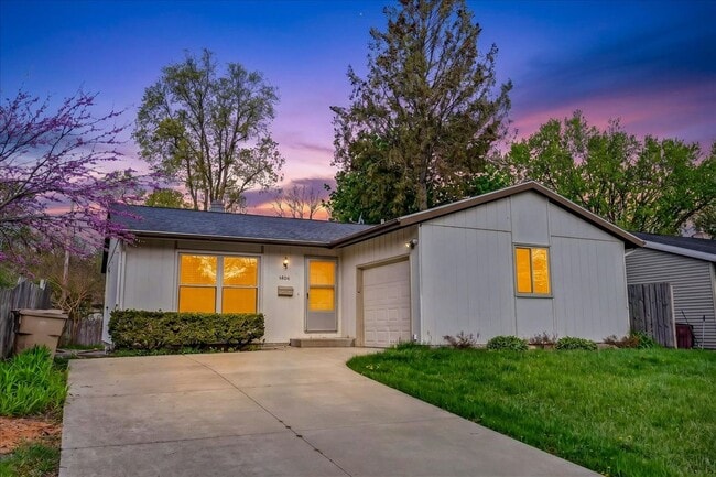 Building Photo - 1806 Golden Oak Ln