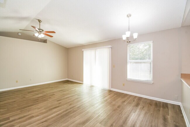 Photo - 6983 Huntington Woods Cir E