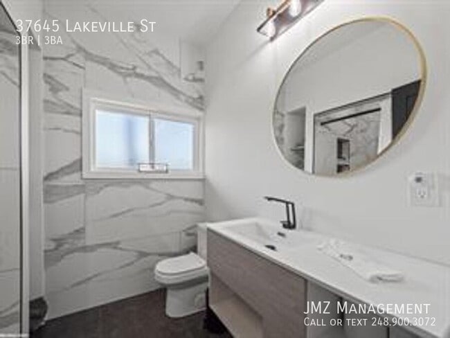 Photo - 37645 Lakeville St