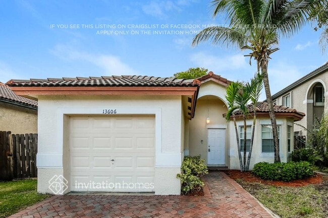 Building Photo - 13606 SW 119th Ave