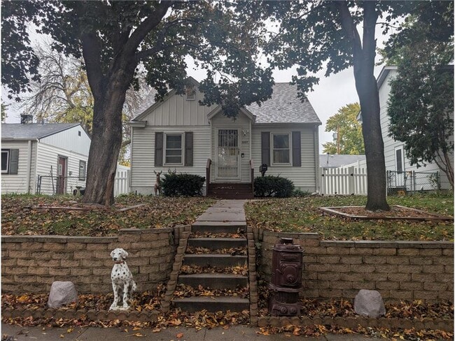 Building Photo - 5027 6th St NE