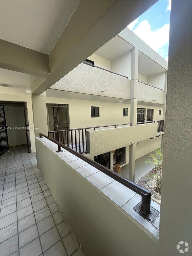 Building Photo - 5 Olive Dr Unit 22 Rental