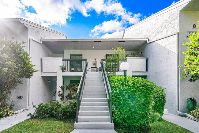 Photo - 5054 Golfview Ct Unit 1525