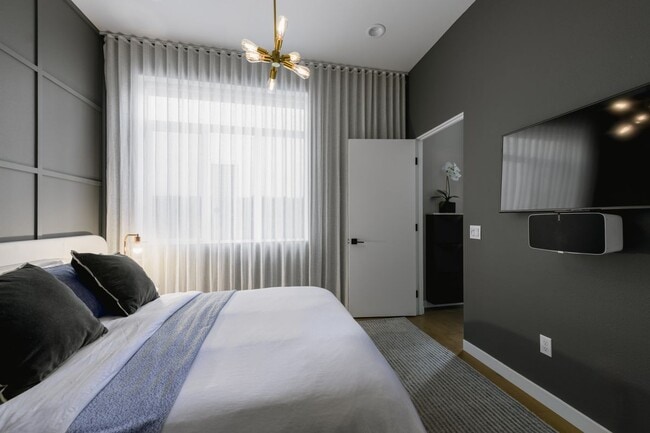 Photo - 1244 1/2 Gordon Street