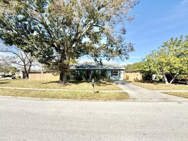 Photo - 6475 Cedarbrook Dr