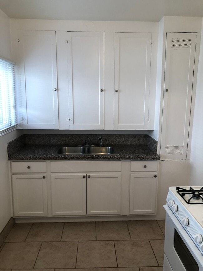 Photo - Lovely Studio Ready to Become a Home Unit 1097 St. Louis Ave. #C