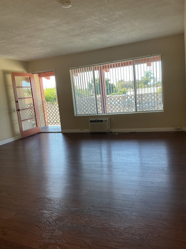 Photo - 6742 Western Ave Unidad 7