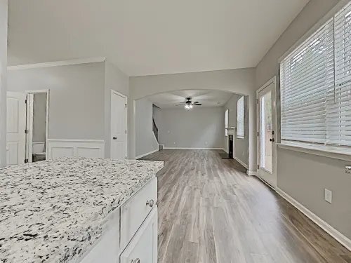 Photo - 73 Windsor Way