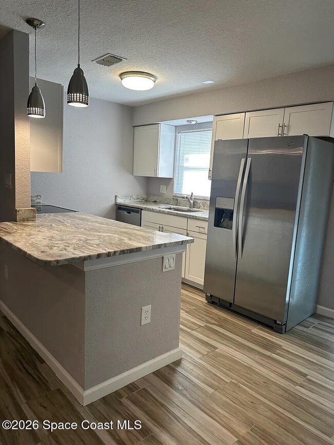 Photo - 1325 Johns Cir