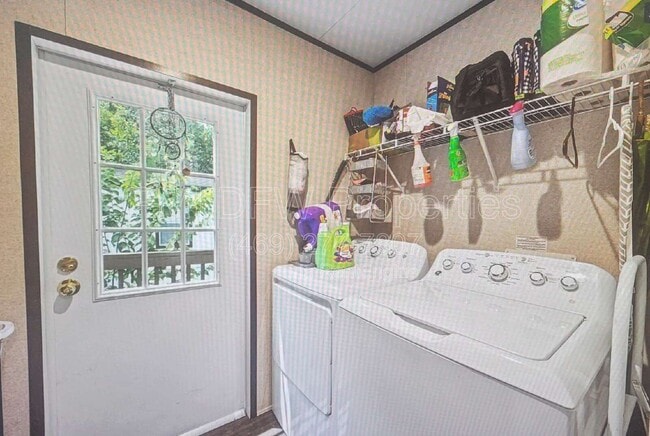 Photo - 1240 N Cowan Ave