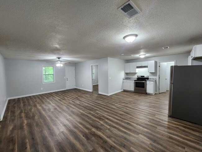 Photo - 723 W Creek Cir