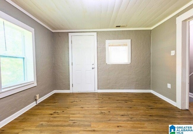 Photo - 2207 4th E Pl