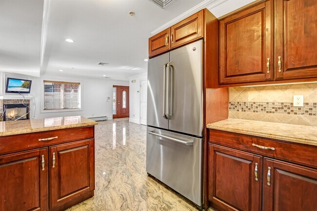 Photo - 2132 Linwood Ave Unit C