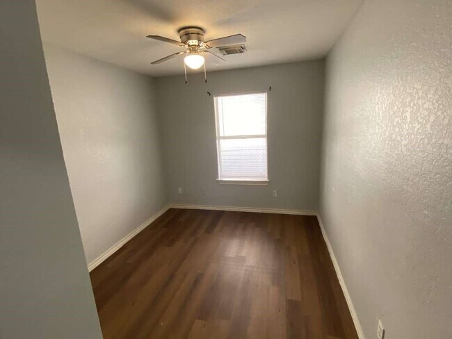 2002 Pannell St