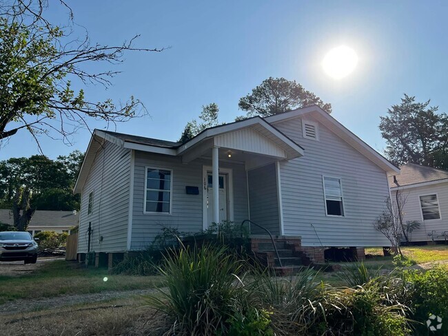 Building Photo - 106 W Shamrock Ave Rental