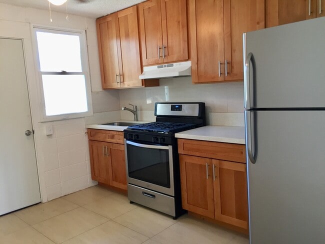 Photo - 1 Bed, 1 Bath in Waikiki Unit 301