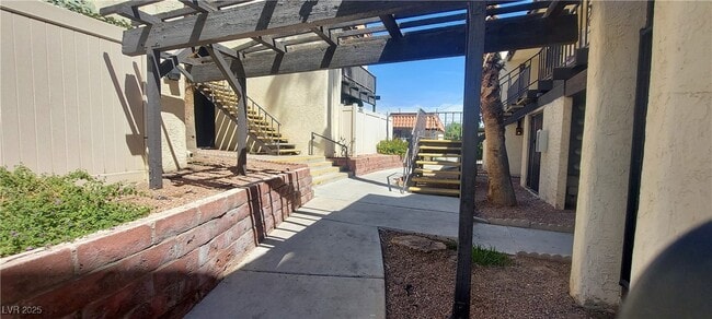 Photo - 1420 E Vegas Valley Dr Unidad 23