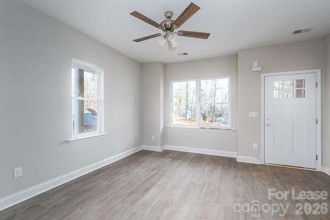 Photo - 5536-5538 Wrenn Dr