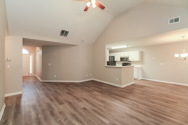 Photo - 1567 Isleworth Cir