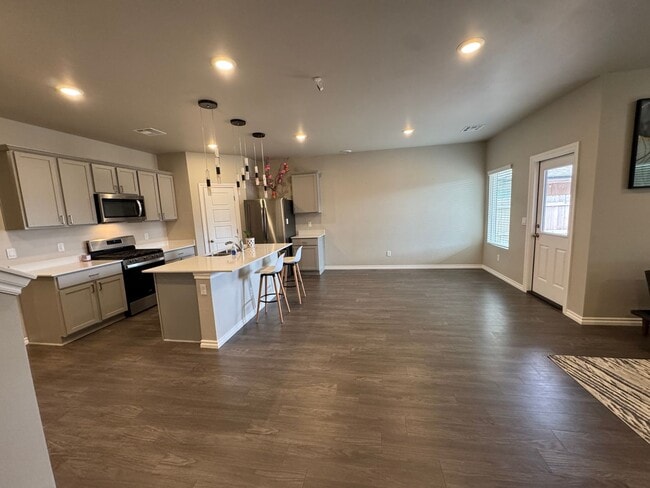 Photo - 2023 Yukon Beautiful Home