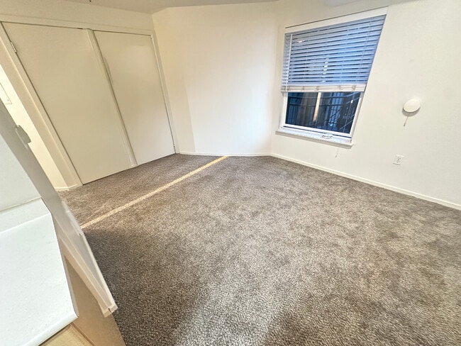 Building Photo - 425 Vine St Unit 612 Rental