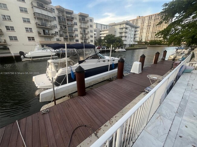 Photo - 3915 NE 168th St