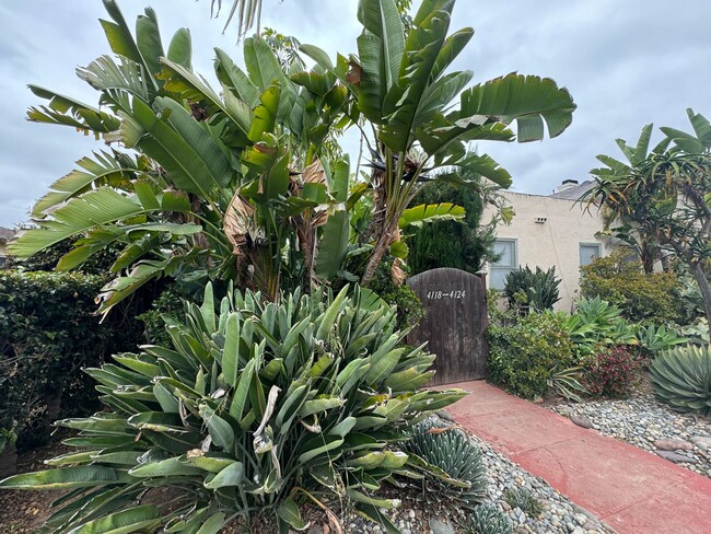 Charming 1-Bedroom Garden Cottage w/Garage... - Charming 1-Bedroom Garden Cottage w/Garage... Casa Adosada