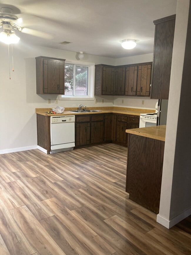 Photo - 323 Allan Ave Unit 2