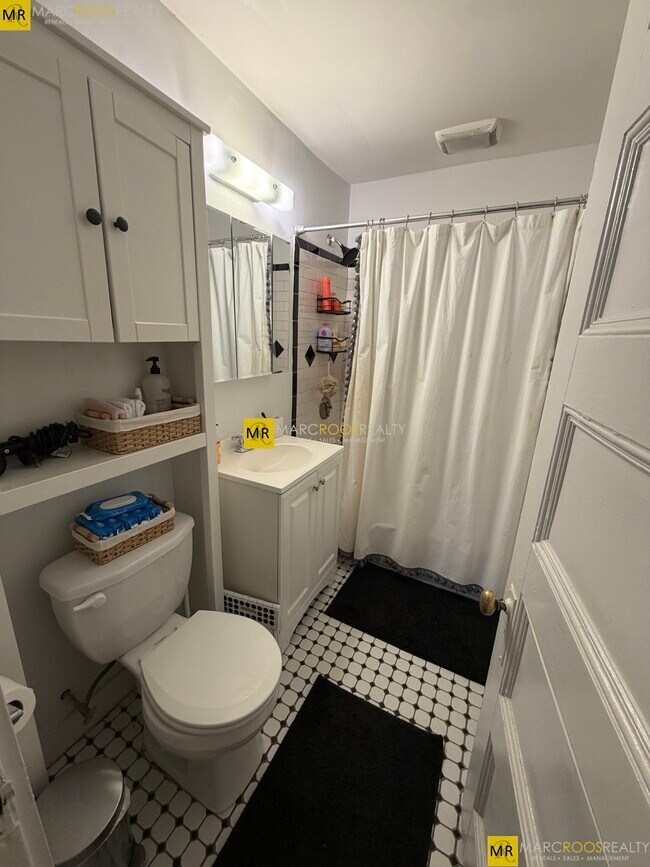 Photo - 479 Beacon St Unidad 3