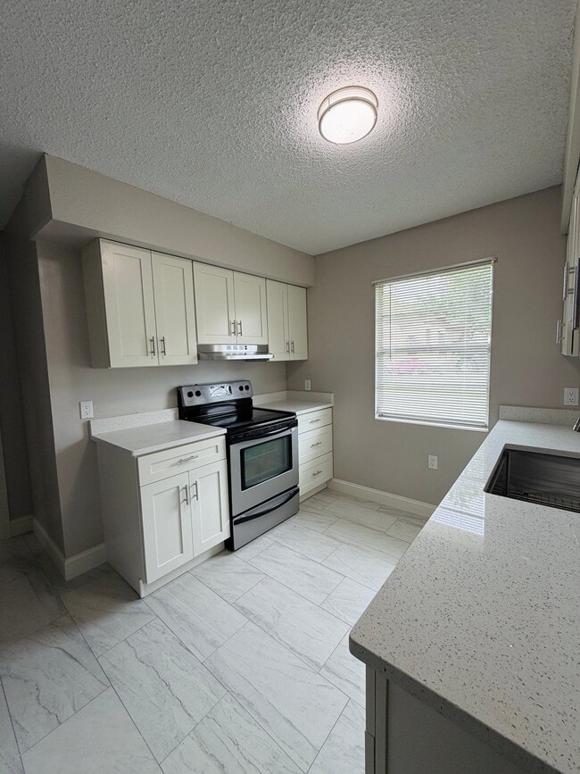 536 Pinewood Ave Unit 2