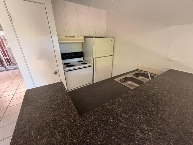 Photo - 820 W Alabama St Unit 6