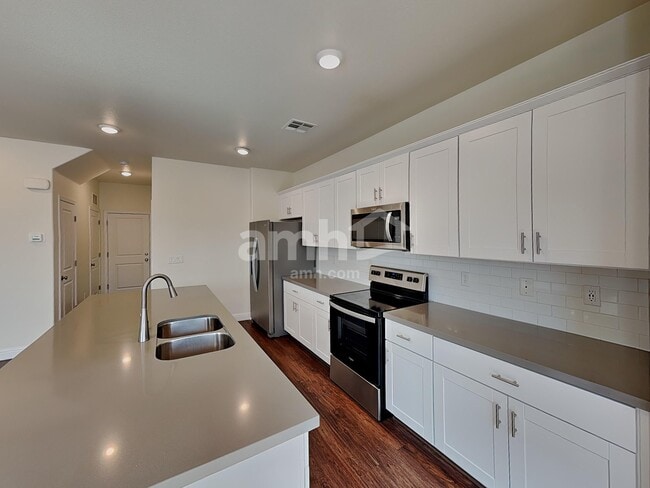 Photo - 707 Terrain Star Ave