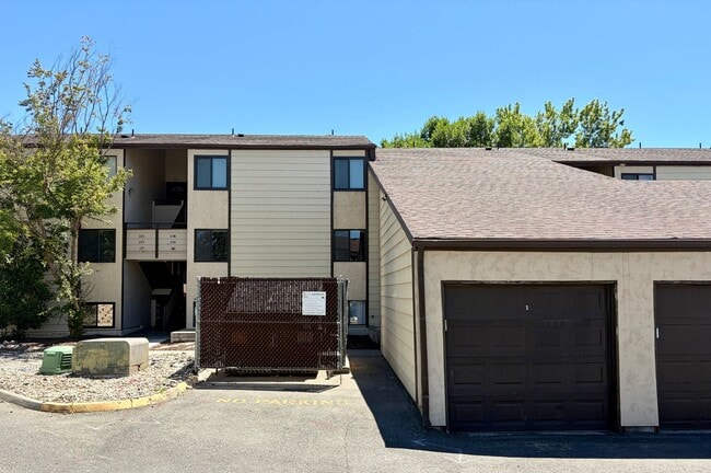 Photo - Meadow Springs Golf Course Views! 2 bed, 2 ba with Balcony!