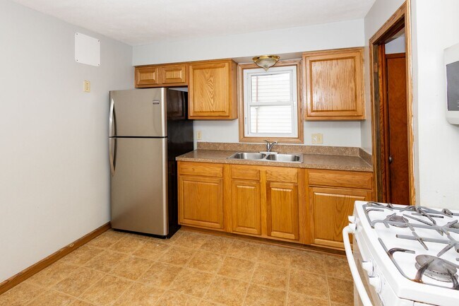 Photo - 5048 Claremont Blvd