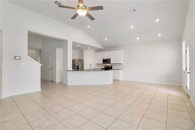 Photo - 541 Palmilla St