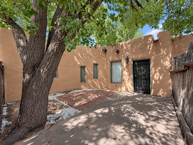 Building Photo - 3939 Rio Grande Blvd NW