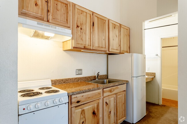 1HAB, 1BA - 450SF (tercer piso)