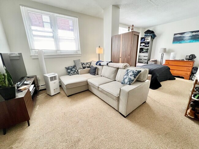 Building Photo - 46 Lewis St Unit A Rental