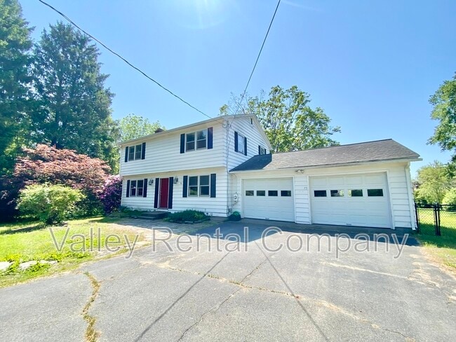 Building Photo - 73 Rocky Hill Rd Rental