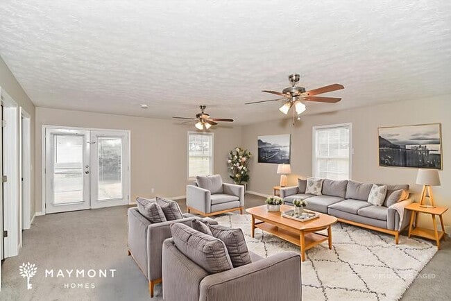 Photo - 1136 Lakes Edge Dr