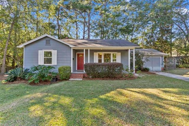 Building Photo - Charming Cottage Near Old Town Rental